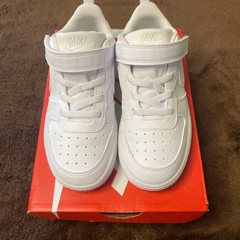Nike Kids White Low-Top Sneakers with Hook-and-Loop Strap